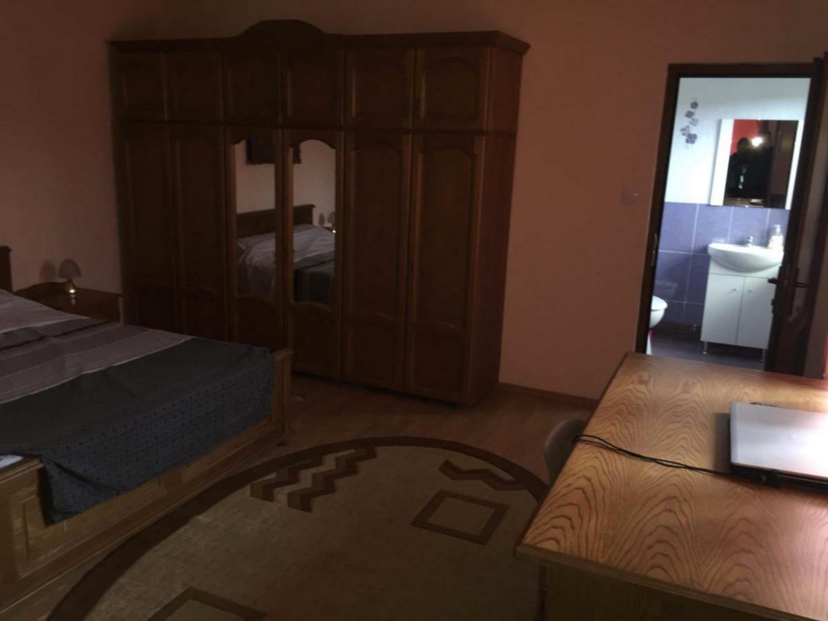 ホテルCasa Mirela トゥルダ エクステリア 写真